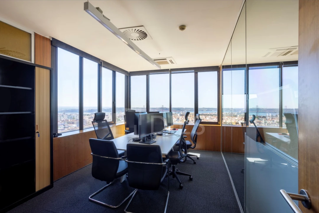 Escritório para Arrendamento em Campo de Ourique Foto 7