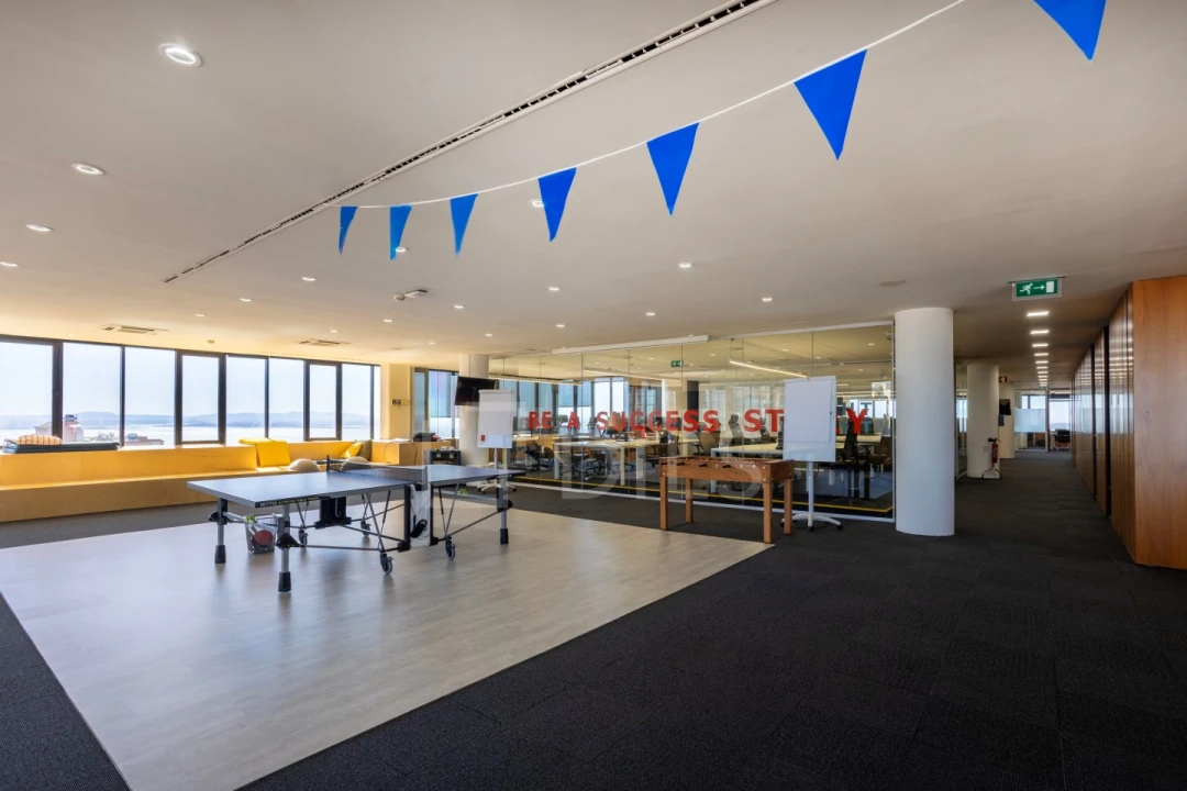 Escritório para Arrendamento em Campo de Ourique Foto 11