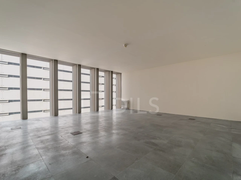 Escritório para Arrendamento em Lordelo do Ouro e Massarelos Foto 3