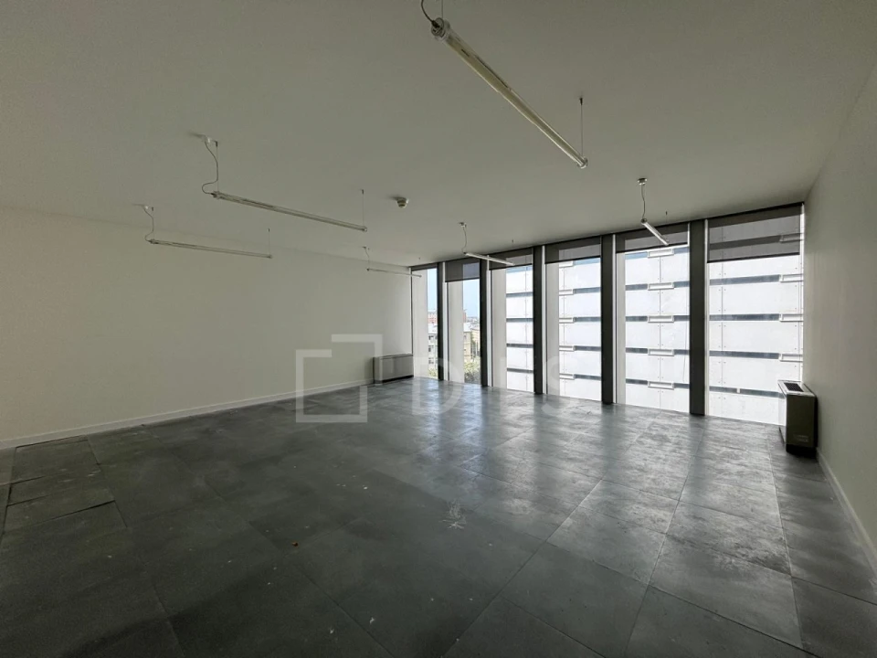 Escritório para Arrendamento em Lordelo do Ouro e Massarelos Foto 9