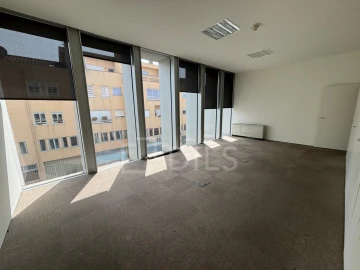 Escritório para Arrendamento em Lordelo do Ouro e Massarelos