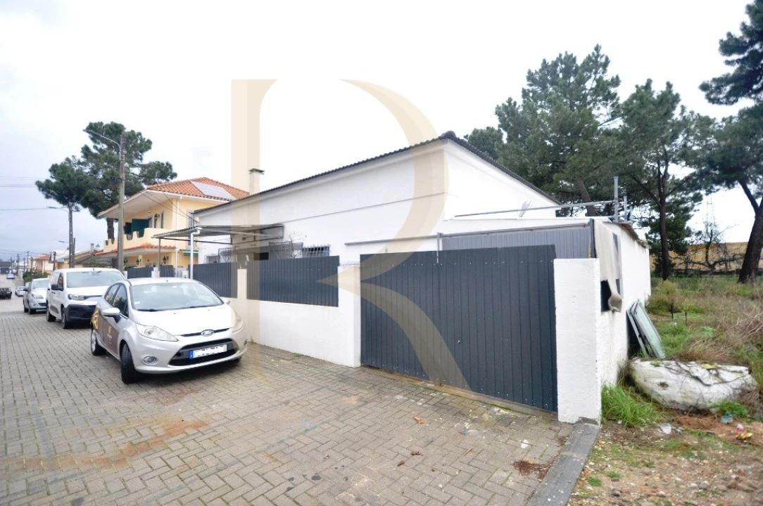 Armazém para Venda em Seixal, Arrentela e Aldeia de Paio Pires Foto 1