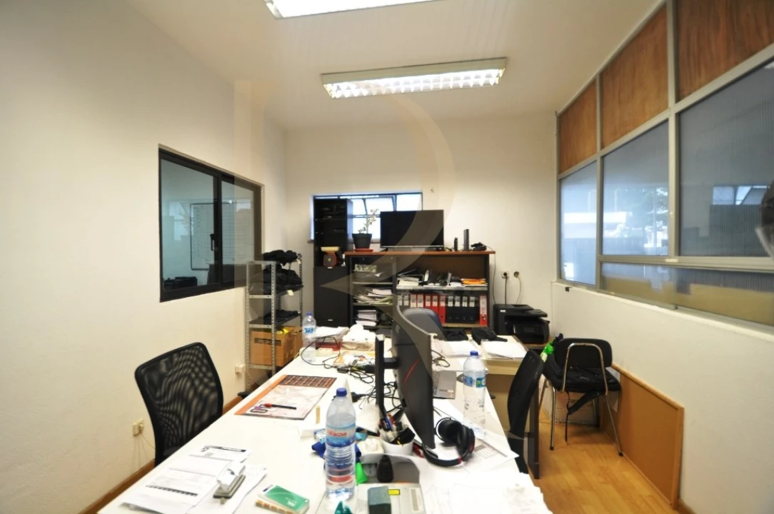 Armazém para Venda em Seixal, Arrentela e Aldeia de Paio Pires Foto 11