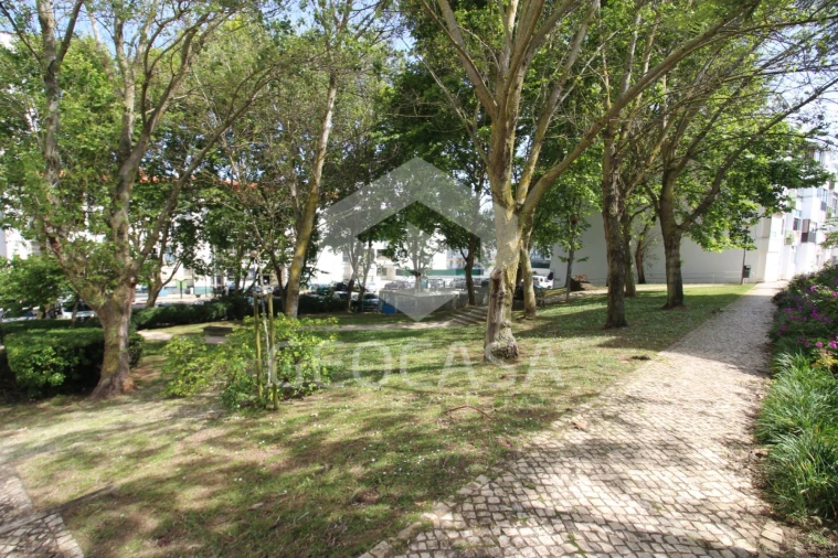 Apartamento T2 para Venda em Alcabideche Foto 30