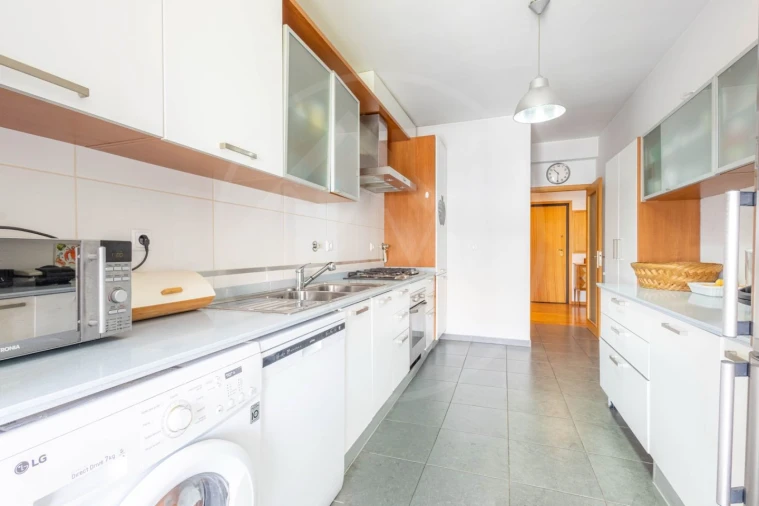 Apartamento T5 para Venda em Nossa Senhora da Conceição, São Pedro e São Dinis Foto 6