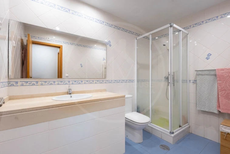 Apartamento T5 para Venda em Nossa Senhora da Conceição, São Pedro e São Dinis Foto 8