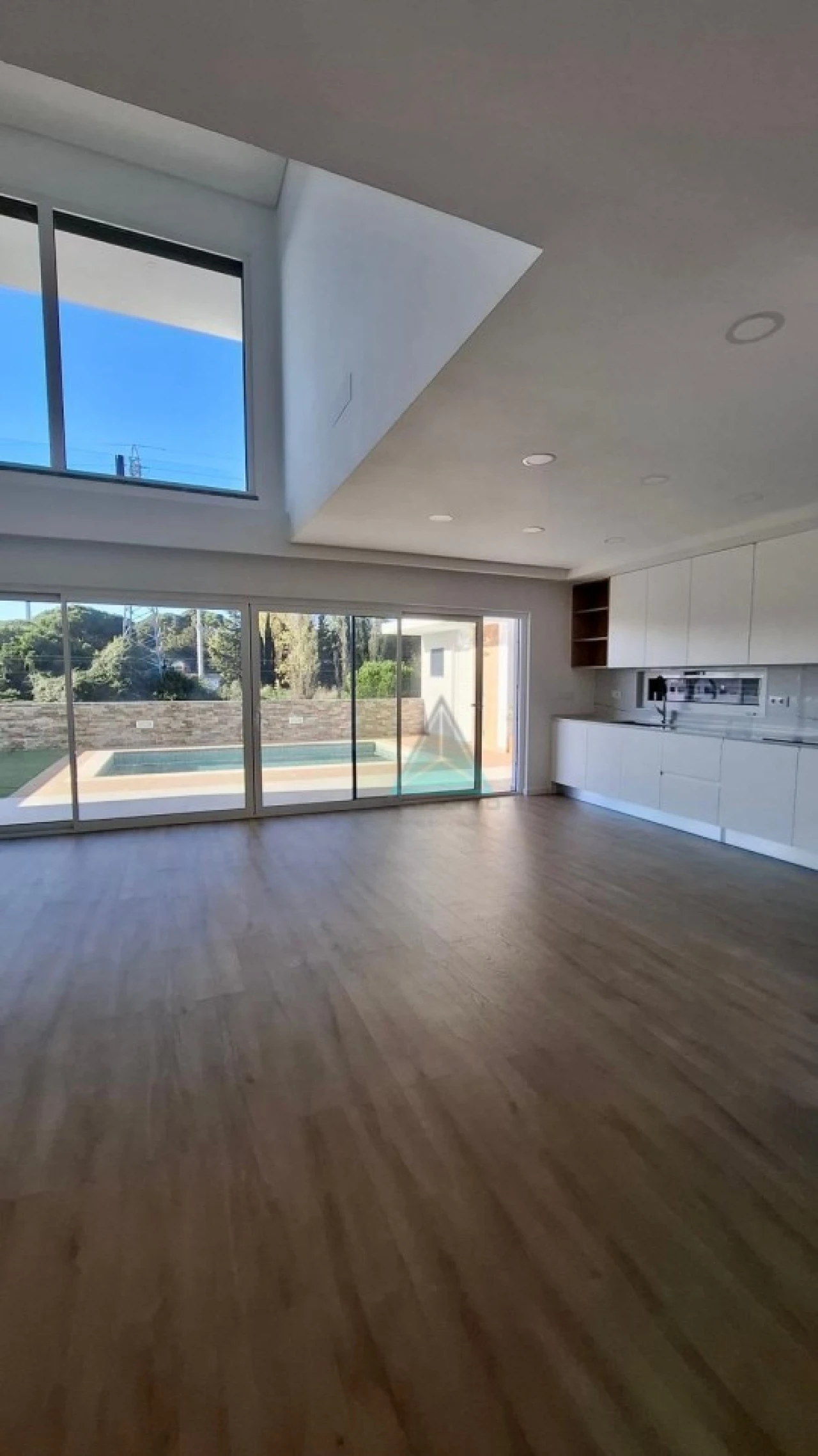 Moradia T4 para Venda em Laranjeiro e Feijó Foto 8