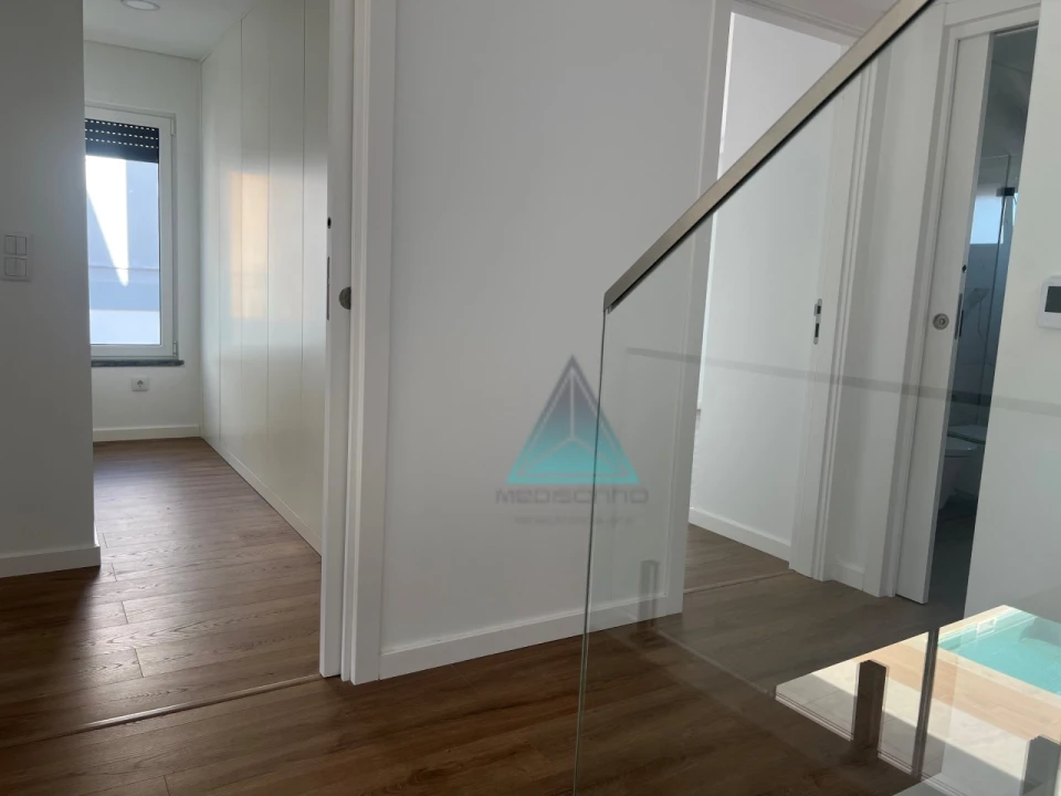 Moradia T4 para Venda em Laranjeiro e Feijó Foto 33