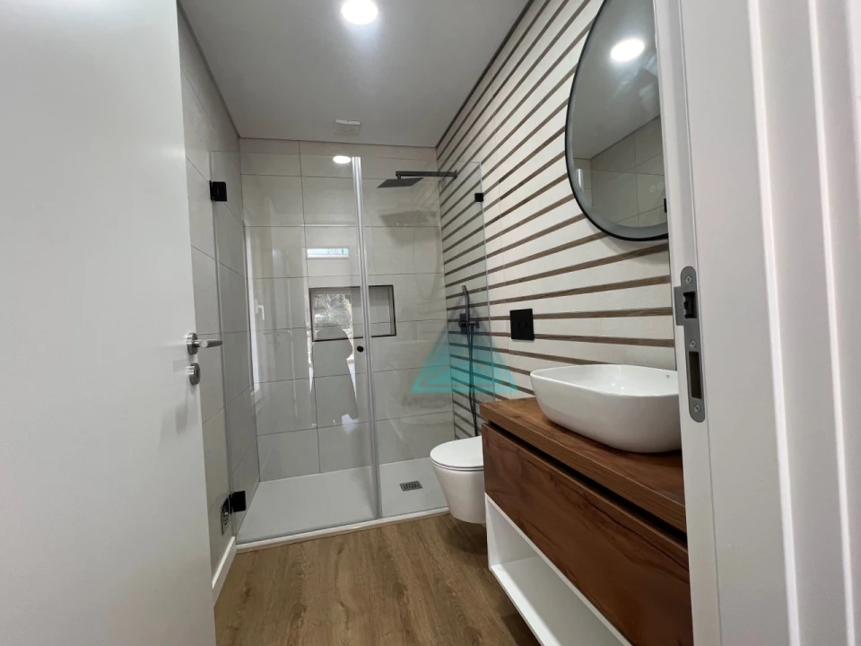 Moradia T4 para Venda em Laranjeiro e Feijó Foto 18