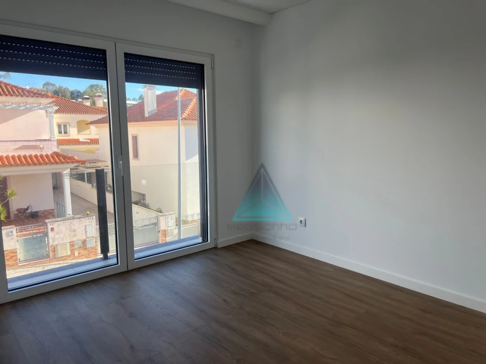 Moradia T4 para Venda em Laranjeiro e Feijó Foto 36