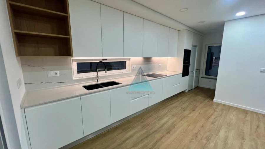 Moradia T4 para Venda em Laranjeiro e Feijó Foto 11