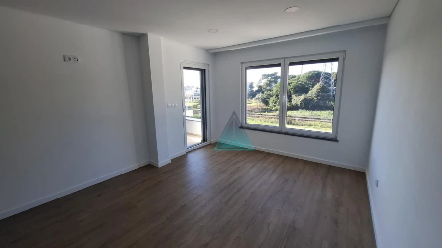 Moradia T4 para Venda em Laranjeiro e Feijó Foto 15