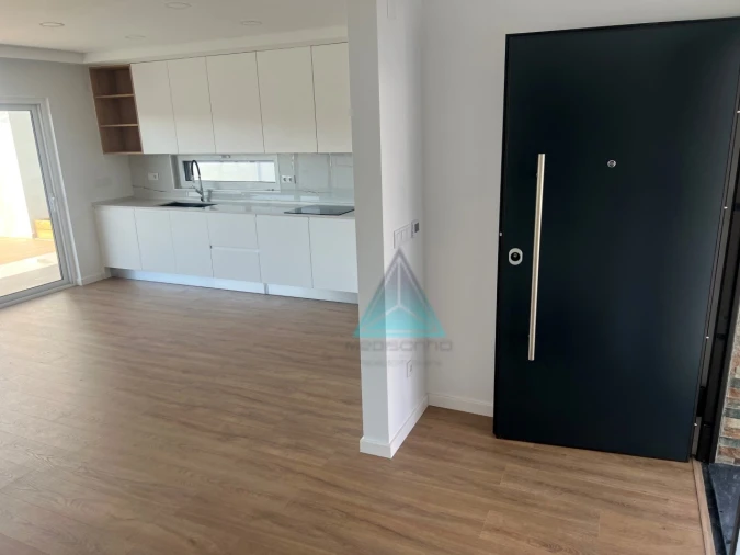 Moradia T4 para Venda em Laranjeiro e Feijó Foto 12