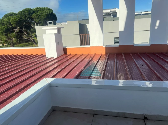 Moradia T4 para Venda em Laranjeiro e Feijó Foto 42