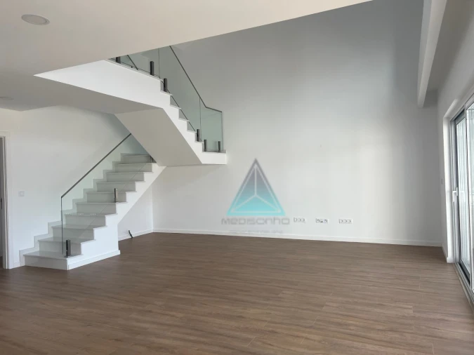 Moradia T4 para Venda em Laranjeiro e Feijó Foto 21