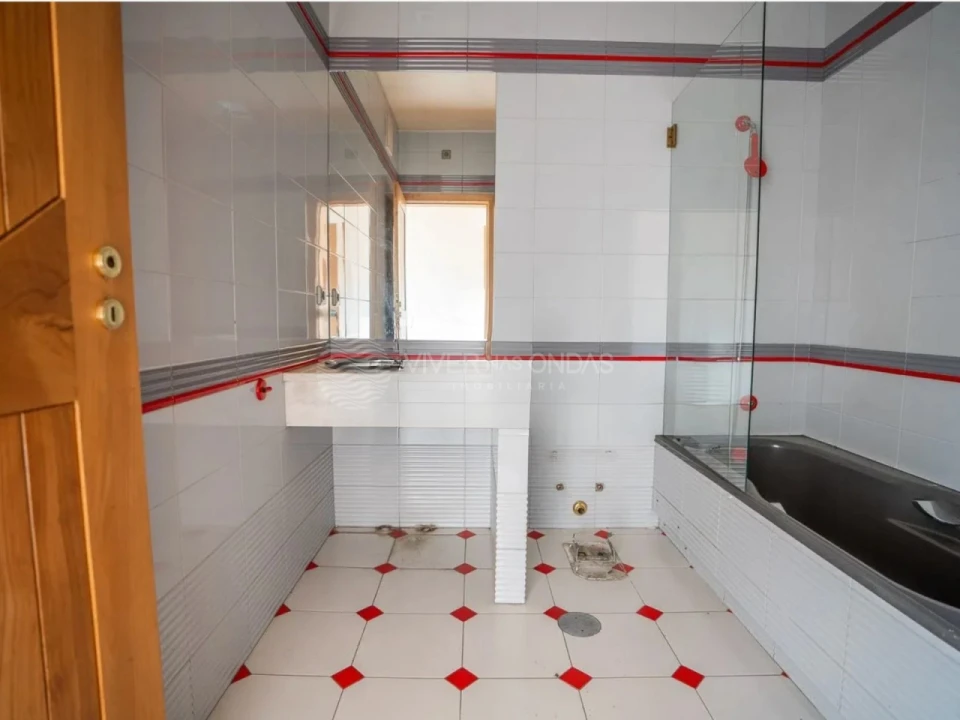 Moradia T8 para Venda em Azurem Foto 14