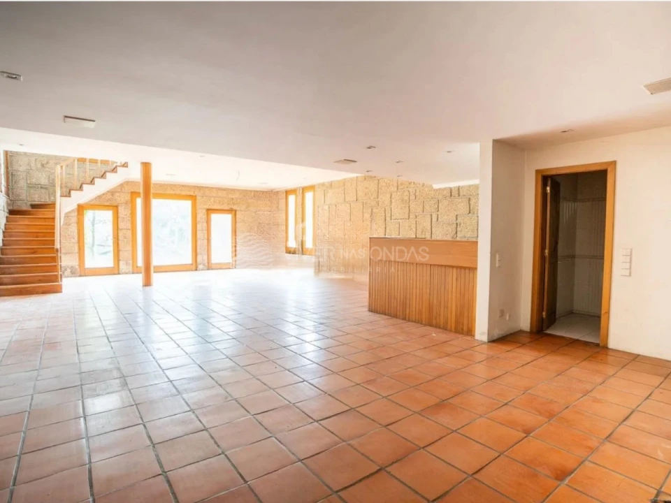 Moradia T8 para Venda em Azurem Foto 16