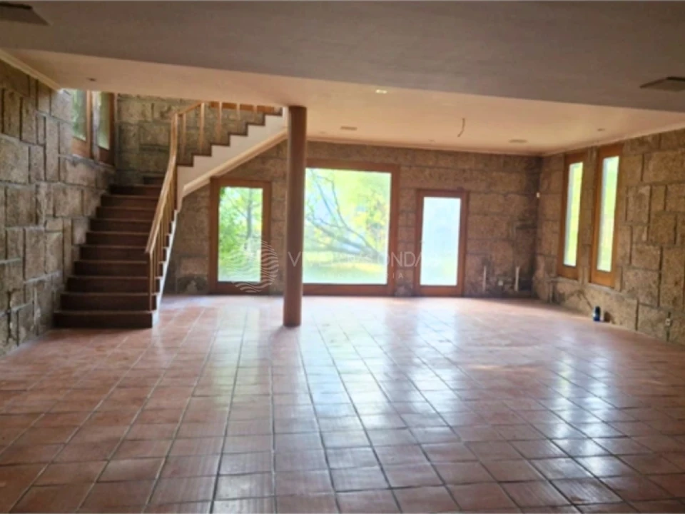 Moradia T8 para Venda em Azurem Foto 17