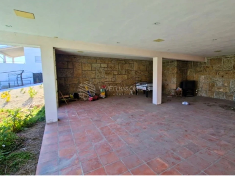 Moradia T8 para Venda em Azurem Foto 22