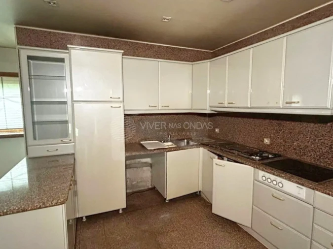 Moradia T8 para Venda em Azurem Foto 5