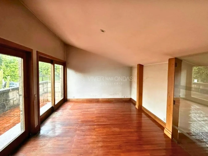 Moradia T8 para Venda em Azurem Foto 6