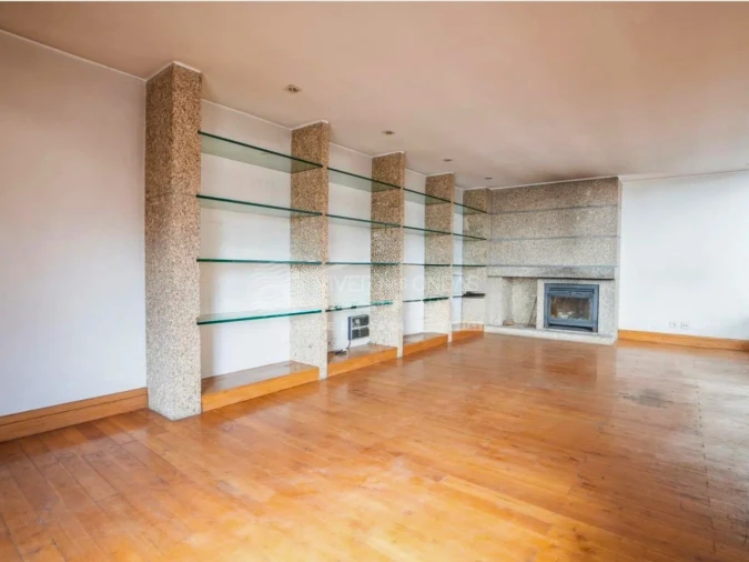 Moradia T8 para Venda em Azurem Foto 15