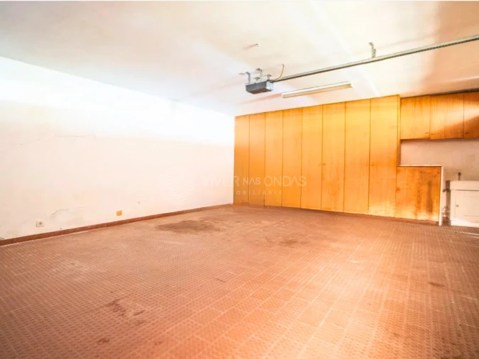 Moradia T8 para Venda em Azurem Foto 19