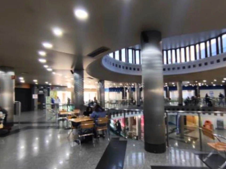 Loja para Venda em Cidade da Maia Foto 8