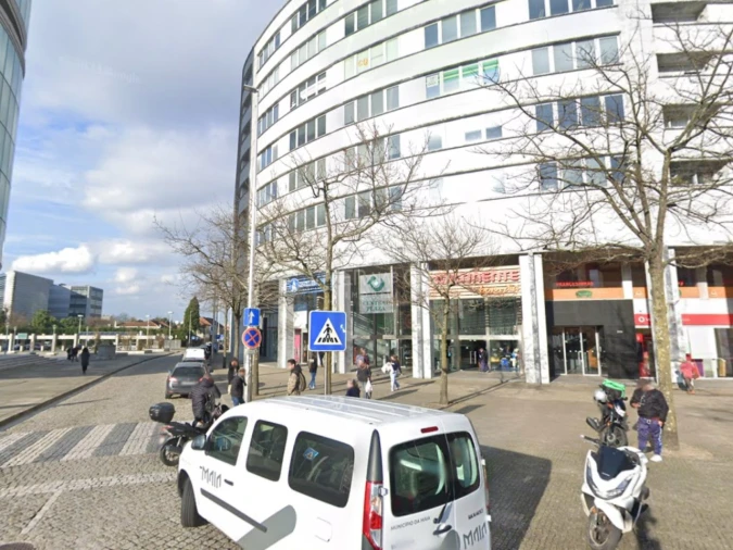 Loja para Venda em Cidade da Maia Foto 12