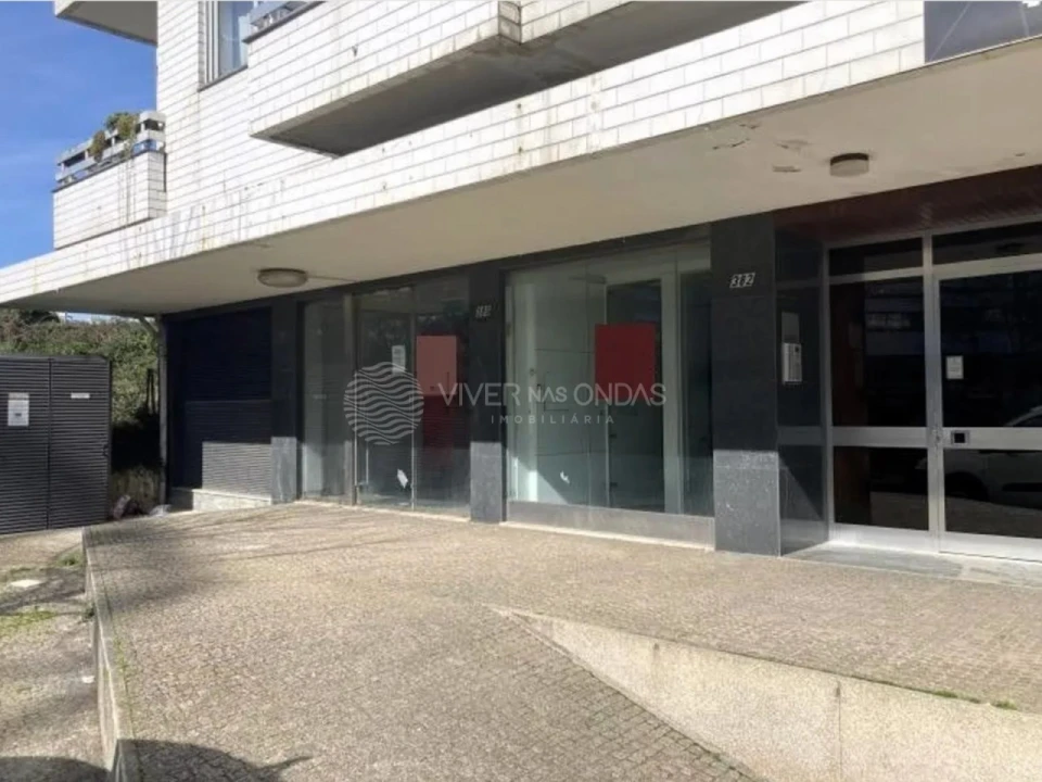 Loja para Venda em Cidade da Maia Foto 3