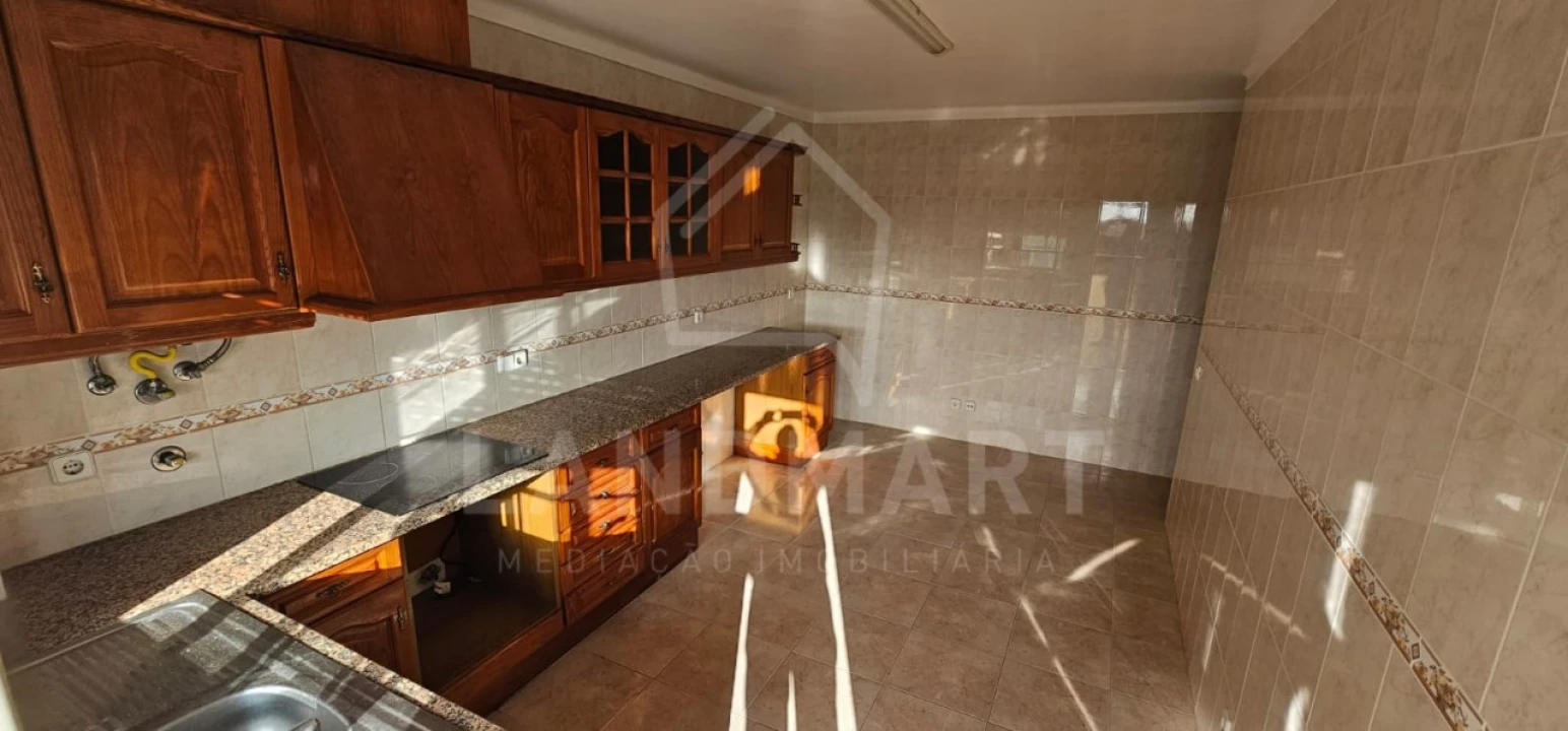 Apartamento T3 para Venda em Turquel Foto 4