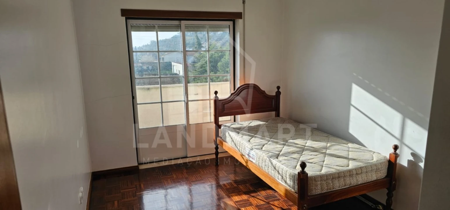 Apartamento T3 para Venda em Turquel Foto 6