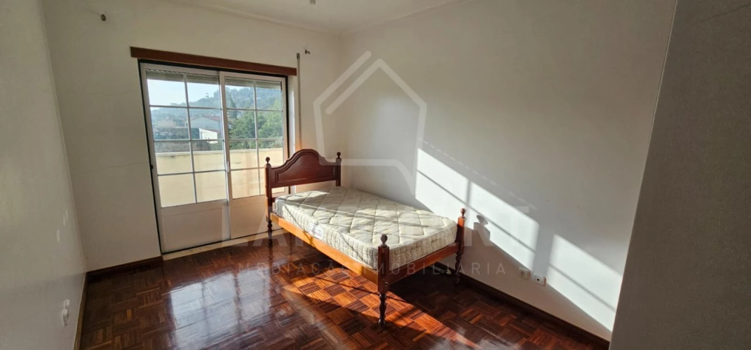 Apartamento T3 para Venda em Turquel Foto 9