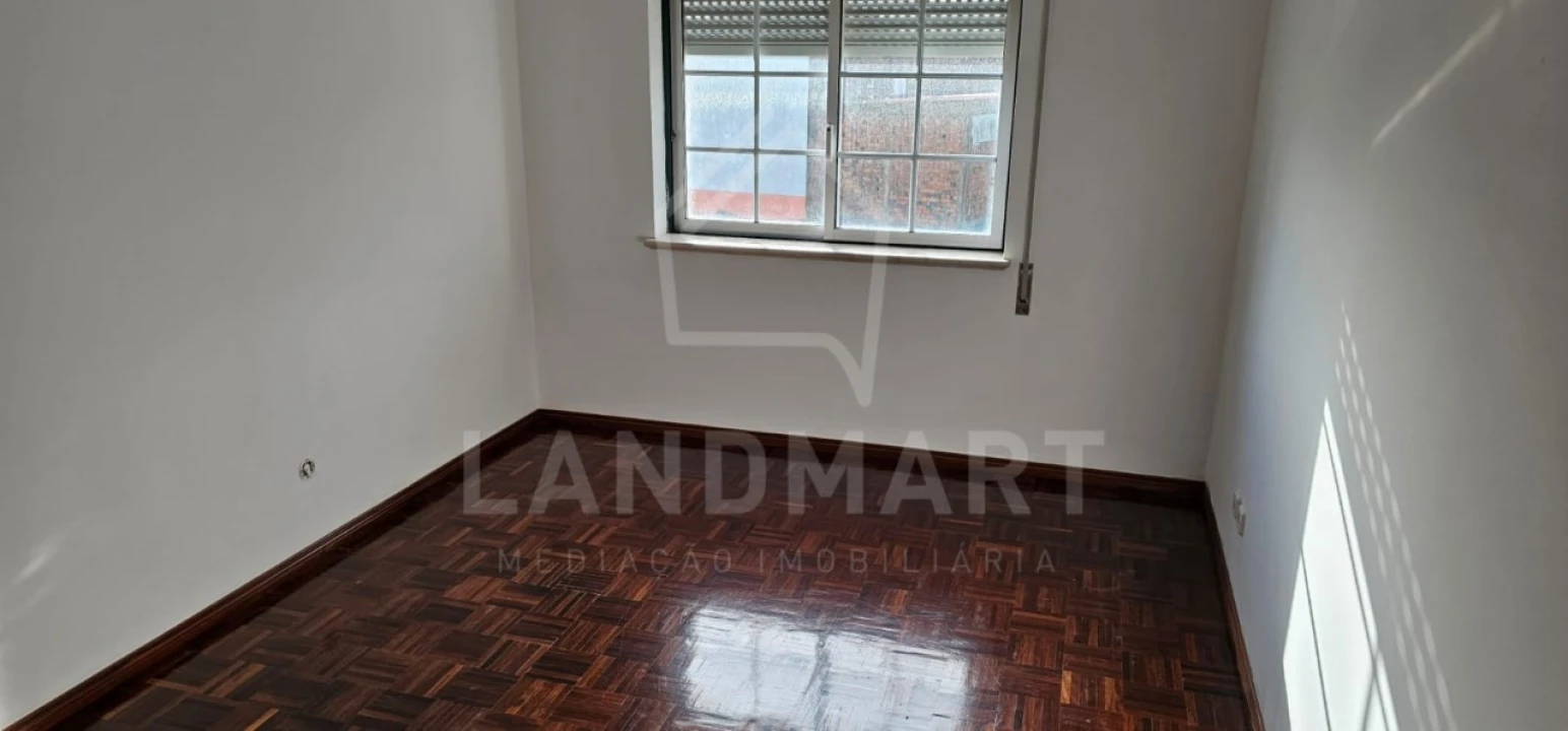 Apartamento T3 para Venda em Turquel Foto 10