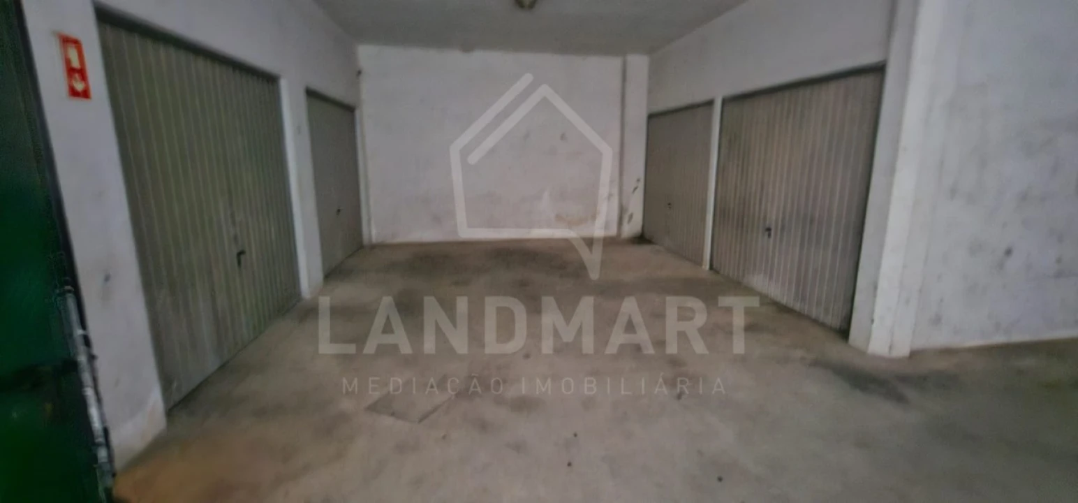 Apartamento T3 para Venda em Turquel Foto 11