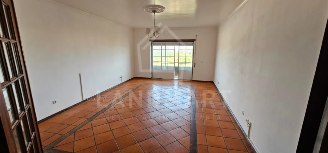 Apartamento T3 para Venda em Turquel Foto 2