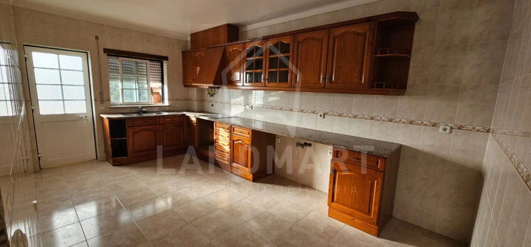 Apartamento T3 para Venda em Turquel Foto 3