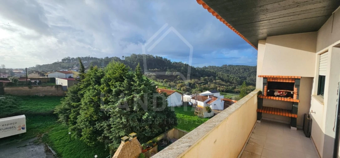 Apartamento T3 para Venda em Turquel Foto 5