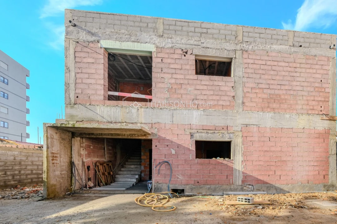 Moradia T4 para Venda em Fânzeres e São Pedro da Cova Foto 11