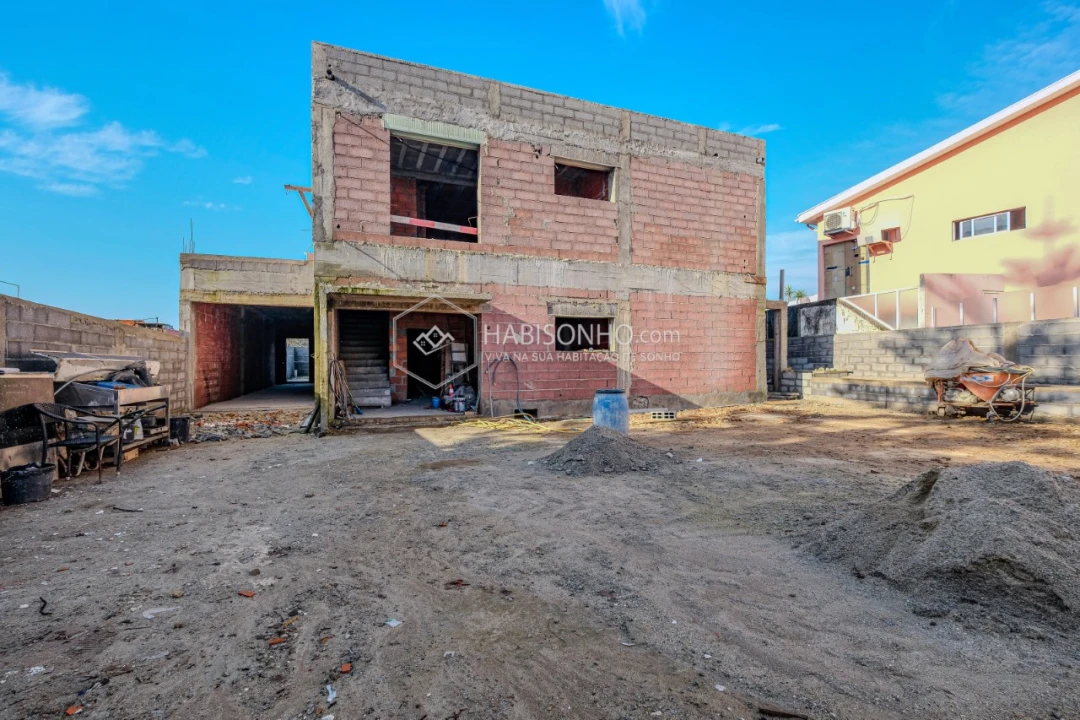 Moradia T4 para Venda em Fânzeres e São Pedro da Cova Foto 13