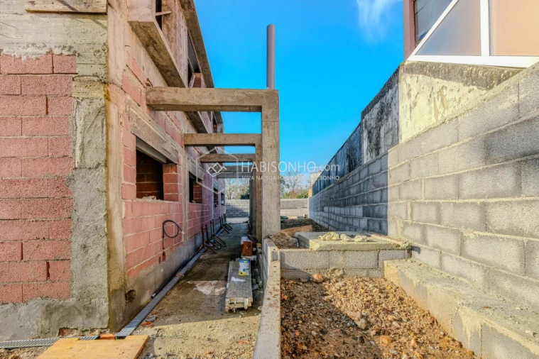 Moradia T4 para Venda em Fânzeres e São Pedro da Cova Foto 12