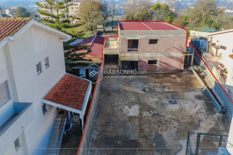 Moradia T4 para Venda em Fânzeres e São Pedro da Cova Foto 15