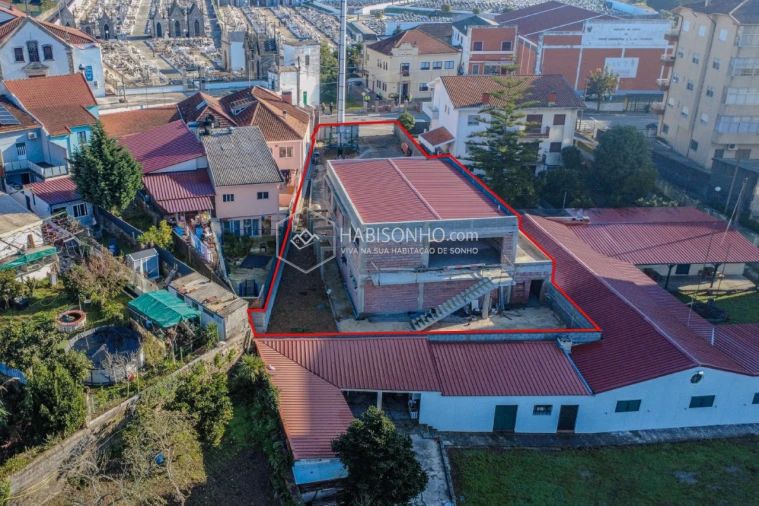 Moradia T4 para Venda em Fânzeres e São Pedro da Cova Foto 16