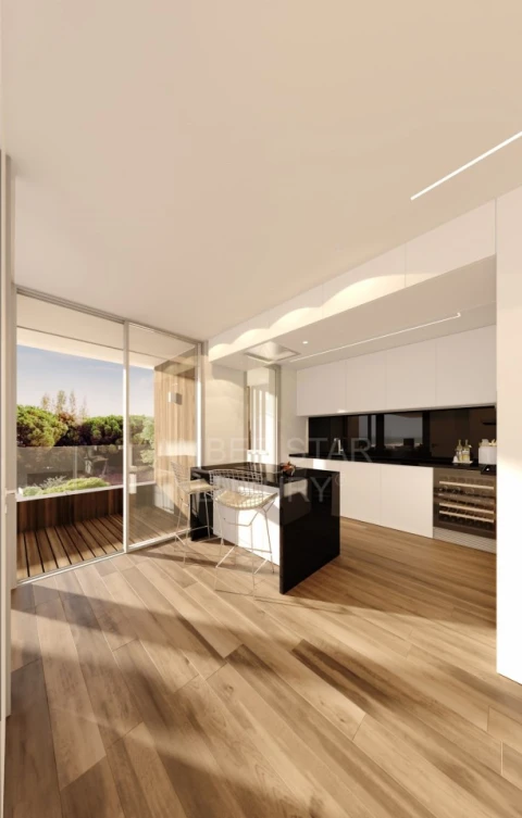 Apartamento T4 para Venda em Marvila
