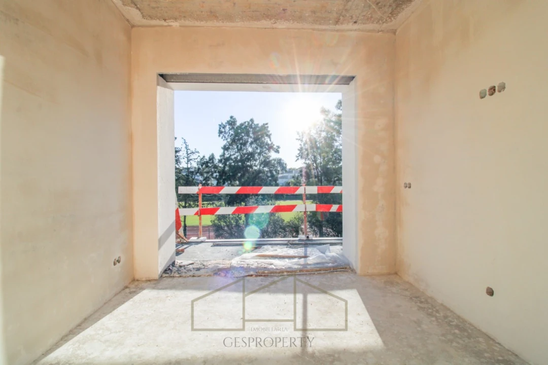 Moradia T4 para Venda em Charneca de Caparica e Sobreda Foto 12
