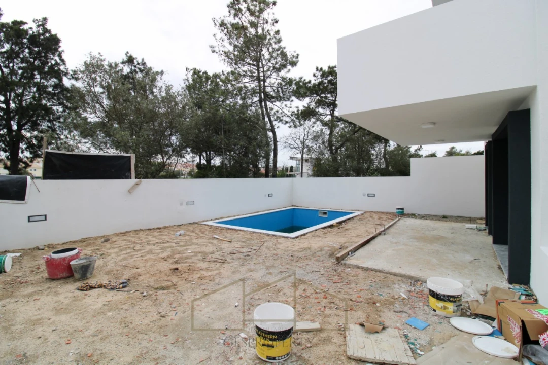 Moradia T4 para Venda em Charneca de Caparica e Sobreda Foto 33
