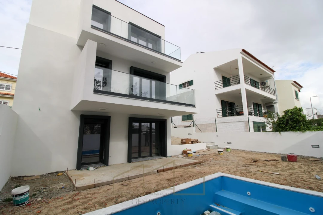 Moradia T4 para Venda em Charneca de Caparica e Sobreda Foto 35