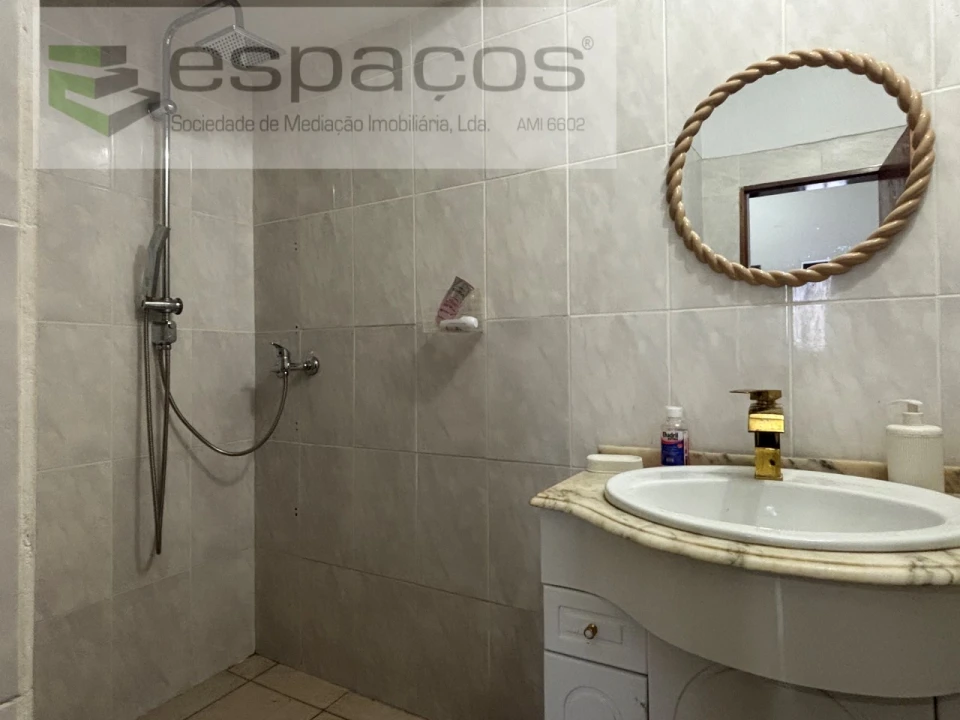 Moradia T2 para Venda em Alcains Foto 6