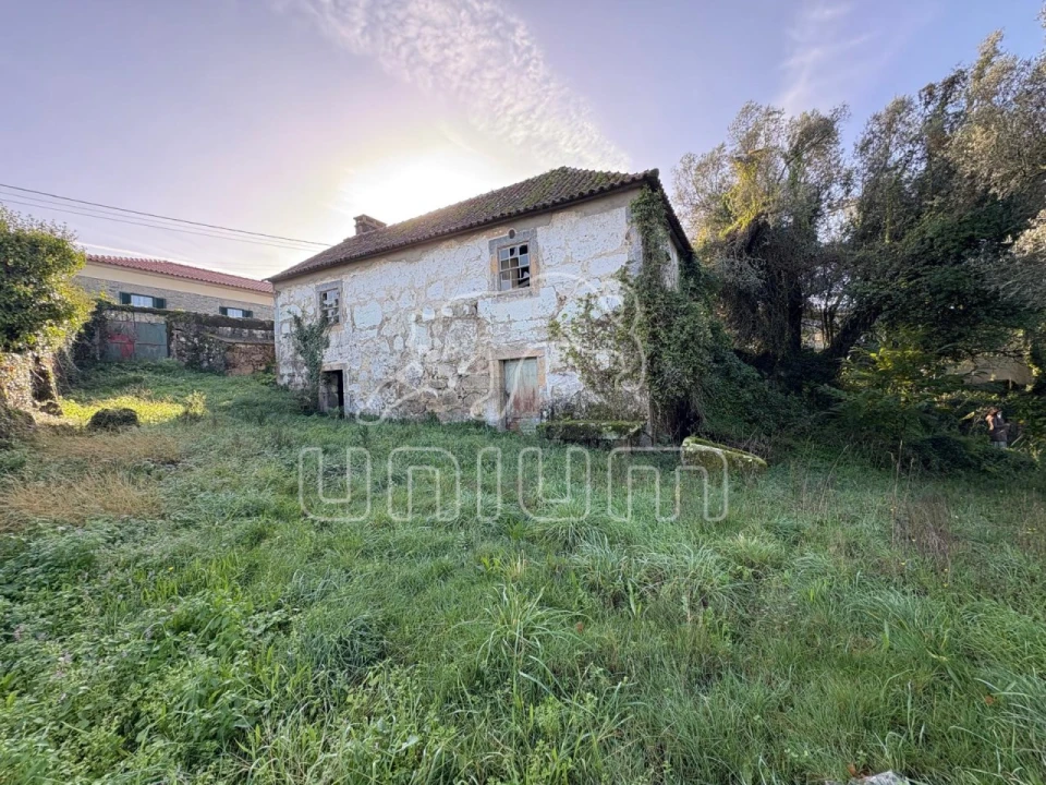 Moradia T2 para Venda em Geraz do Lima (Santa Maria, Santa Leocádia, Moreira), Deão Foto 1