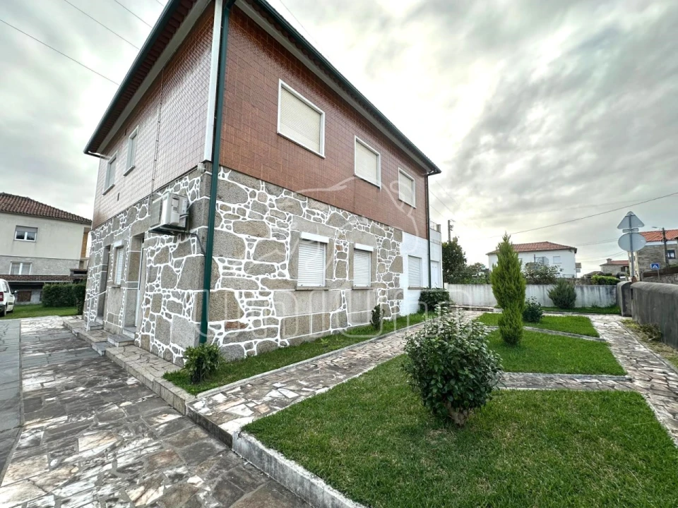 Moradia T4 para Venda em Vila de Punhe Foto 2